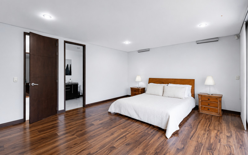 Contemporary Luxury Estate on 6,400 m² Near Llanogrande & Medellín Airport