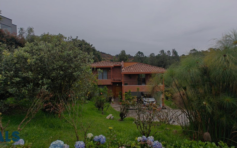 Casa en Envigado en Alto del escobero (Envigado)