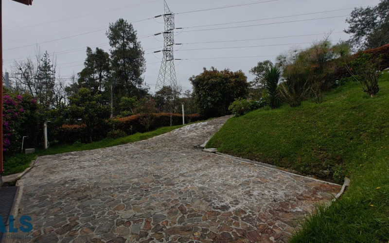 Casa en Envigado en Alto del escobero (Envigado)