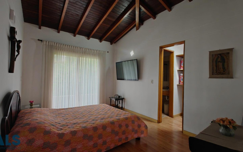 Casa en Envigado en Alto del escobero (Envigado)