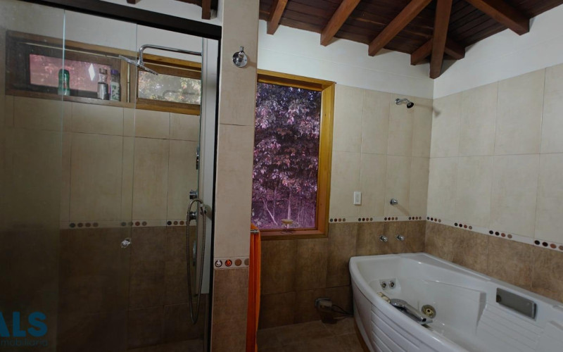 Casa en Envigado en Alto del escobero (Envigado)