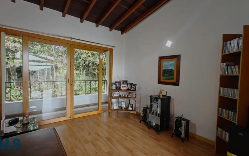 Casa en Envigado en Alto del escobero (Envigado)