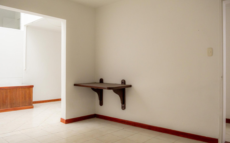 Development Opportunity: 383 sqm Property One Block from "La 70," Laureles.