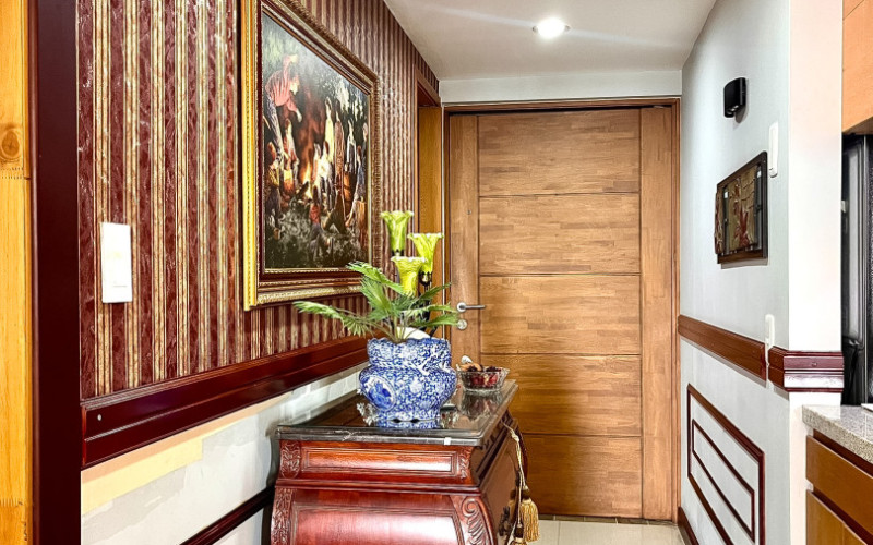 Modern Apartment for Sale in Sabaneta, Aves María | Medellin City View & Island Kitchen