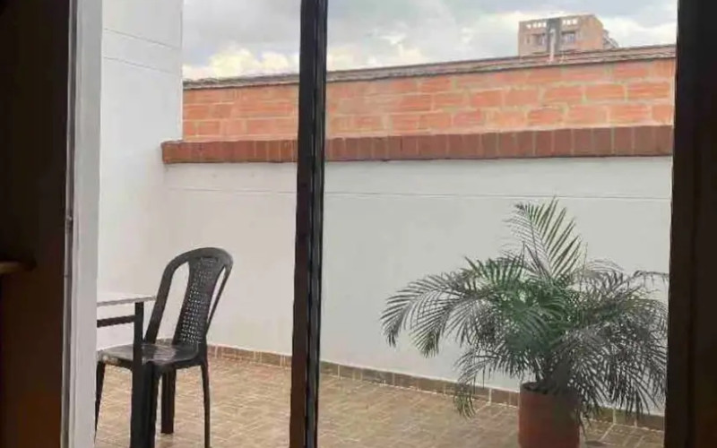 Furnished Duplex for Rent in La Floresta, Medellin – Private Terrace