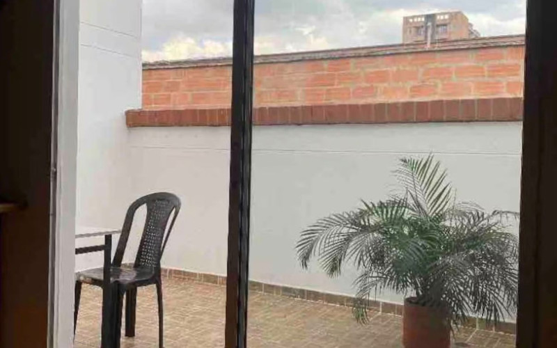 Furnished Duplex for Rent in La Floresta, Medellin – Private Terrace