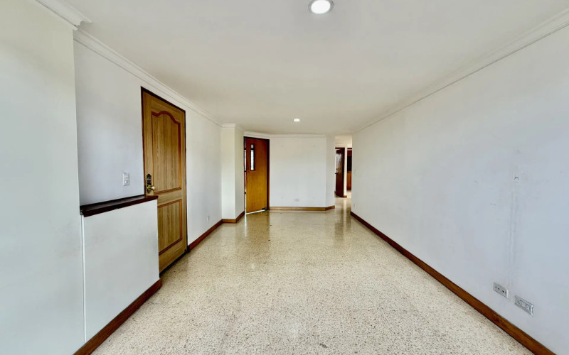 Penthouse Apartment For Sale with Great Potential | La Castellana, Medellín