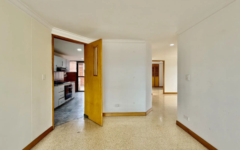 Penthouse Apartment For Sale with Great Potential | La Castellana, Medellín