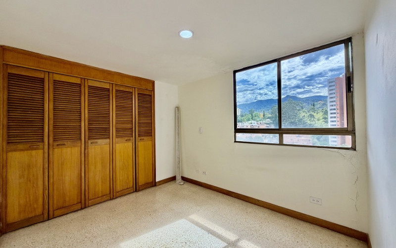 Penthouse Apartment For Sale with Great Potential | La Castellana, Medellín