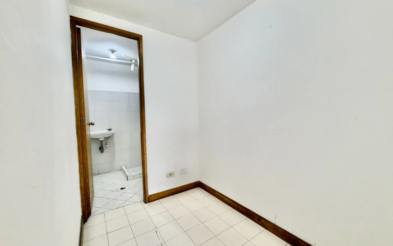 Penthouse Apartment For Sale with Great Potential | La Castellana, Medellín