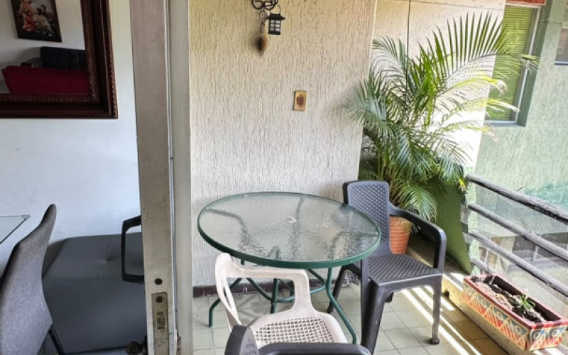 3-Bed Apartment with High Wooden Ceilings in Los Colores, Medellín