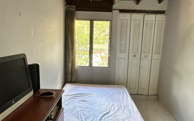3-Bed Apartment with High Wooden Ceilings in Los Colores, Medellín