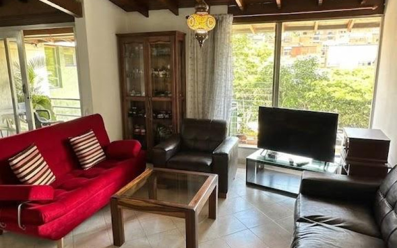 3-Bed Apartment with High Wooden Ceilings in Los Colores, Medellín