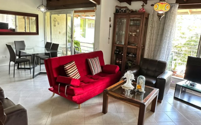 3-Bed Apartment with High Wooden Ceilings in Los Colores, Medellín