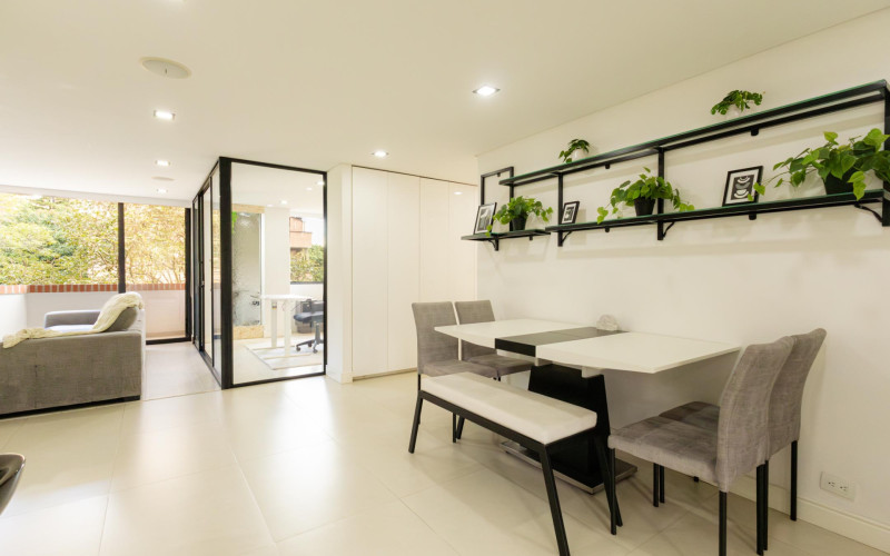 Modernized Apartment with Study in El Poblado | Spacious Layout