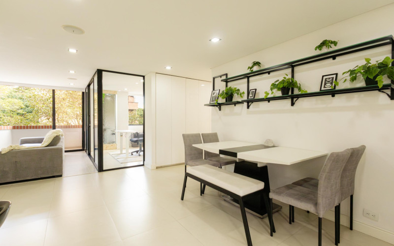 Modernized Apartment with Study in El Poblado | Spacious Layout