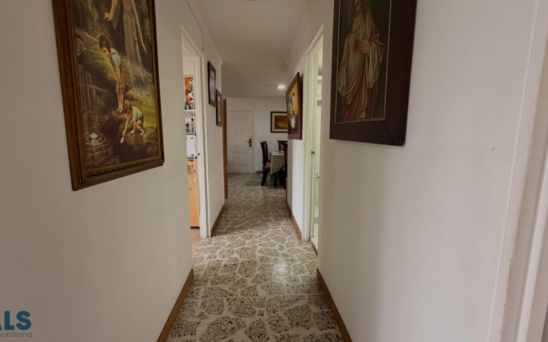 Apartamento en Medellín en Los Colores