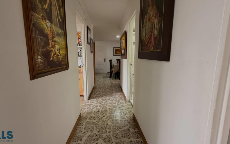 Apartamento en Medellín en Los Colores
