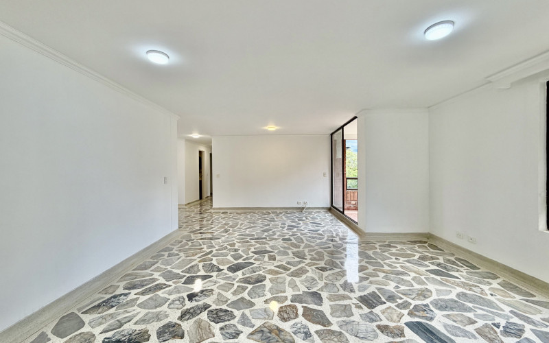Apartment for Sale in Las Lomas, El Poblado | 143 sqm, 3 Bedrooms & Home Office