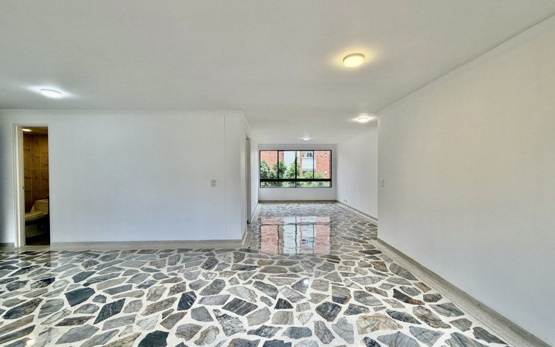 Apartment for Sale in Las Lomas, El Poblado | 143 sqm, 3 Bedrooms & Home Office