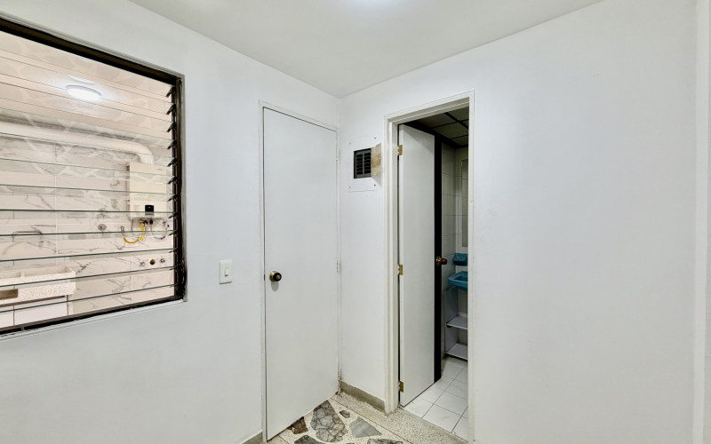 Apartment for Sale in Las Lomas, El Poblado | 143 sqm, 3 Bedrooms & Home Office