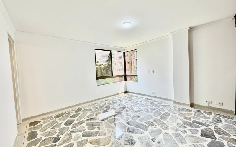 Apartment for Sale in Las Lomas, El Poblado | 143 sqm, 3 Bedrooms & Home Office