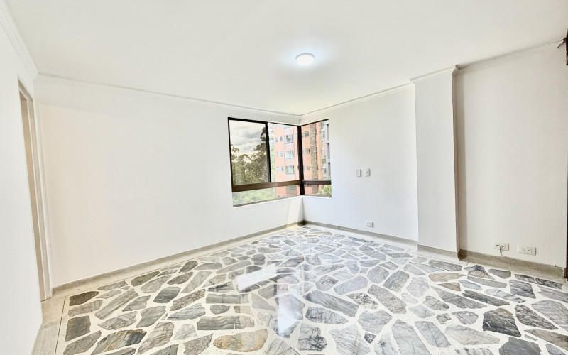 Apartment for Sale in Las Lomas, El Poblado | 143 sqm, 3 Bedrooms & Home Office
