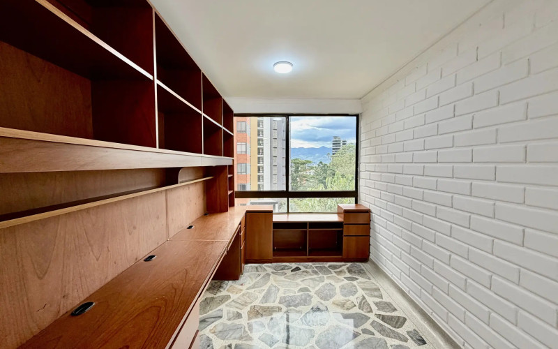Apartment for Sale in Las Lomas, El Poblado | 143 sqm, 3 Bedrooms & Home Office