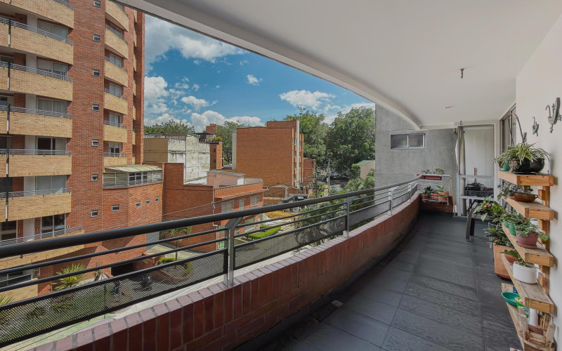 Apartamento en Medellín en Laureles