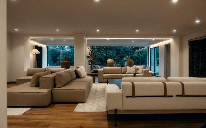 Exclusive Turnkey Estate in El Poblado | Completely Renovated Contemporary Sanctuary with Private Terrace