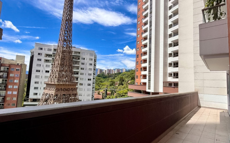 Modern Apartment with Private Terrace for Sale in Sabaneta | Paris Residence 100 m2