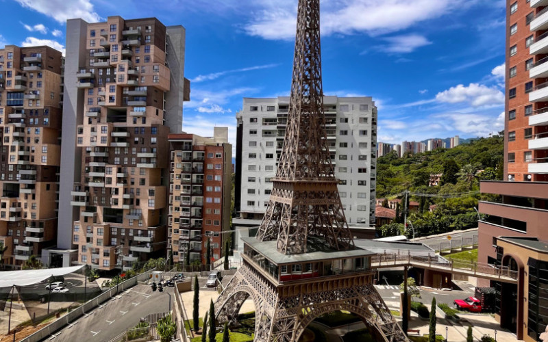 Modern Apartment with Private Terrace for Sale in Sabaneta | Paris Residence 100 m2