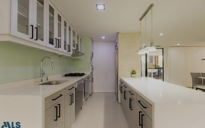 Apartamento en Medellín en Las Lomas Nº 2