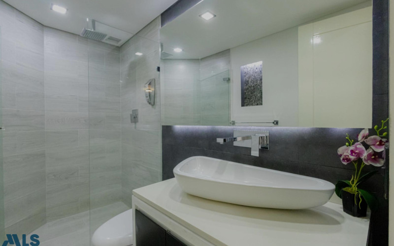 Apartamento en Medellín en Las Lomas Nº 2