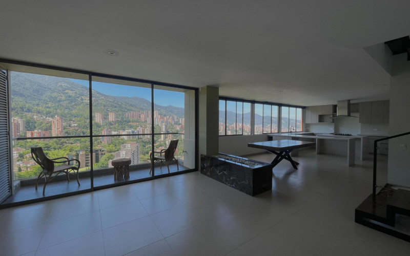 Apartamento en Medellín en Altos del Poblado