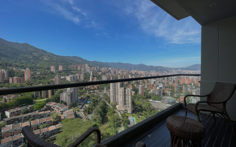 Apartamento en Medellín en Altos del Poblado