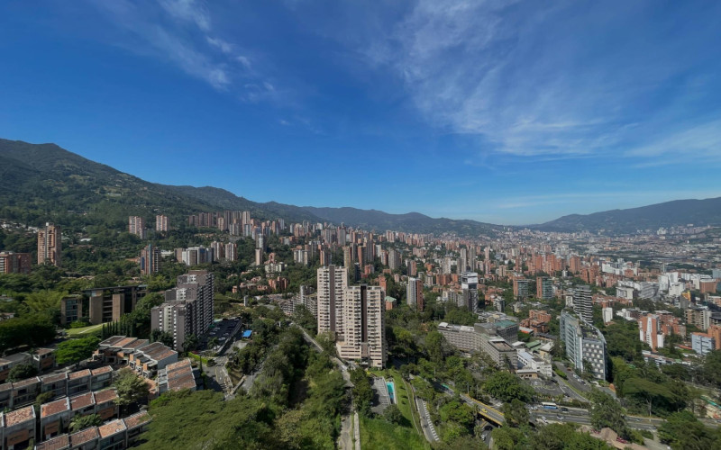 Apartamento en Medellín en Altos del Poblado