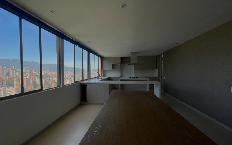 Apartamento en Medellín en Altos del Poblado