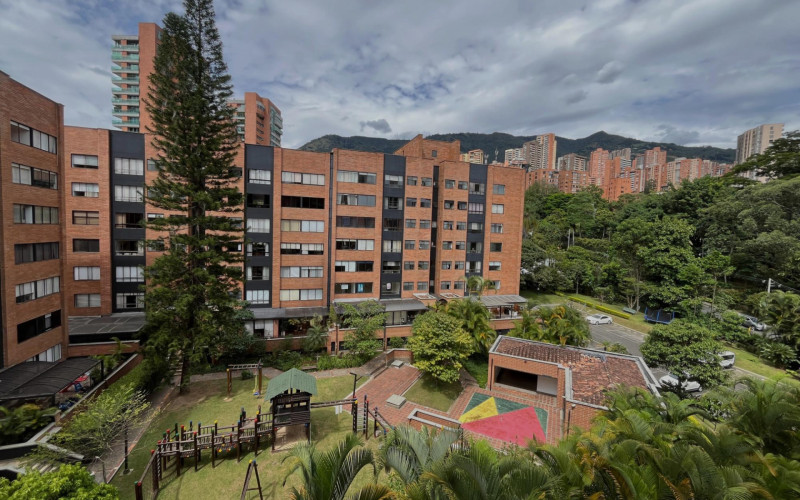 Apartamento en Medellín en Las Lomas Nº 1