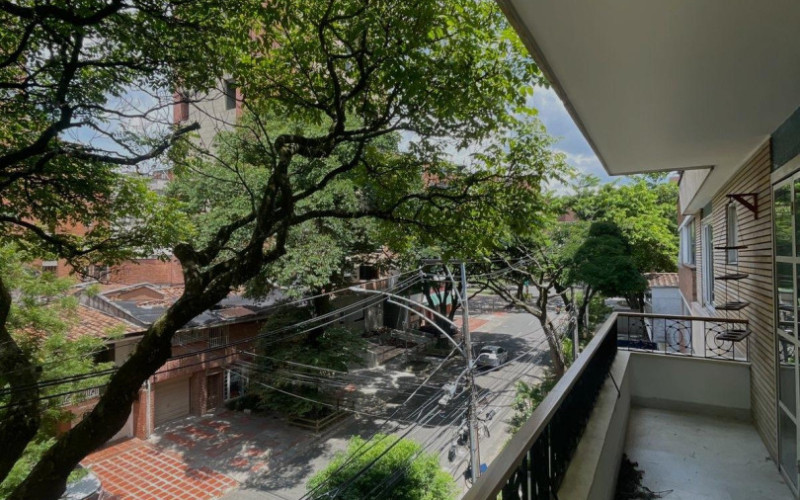 Apartamento en Medellín en Laureles