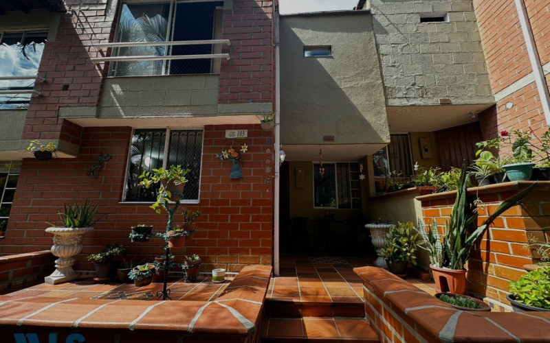 Casa en Envigado en Loma del Barro