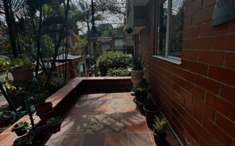 Casa en Envigado en Loma del Barro