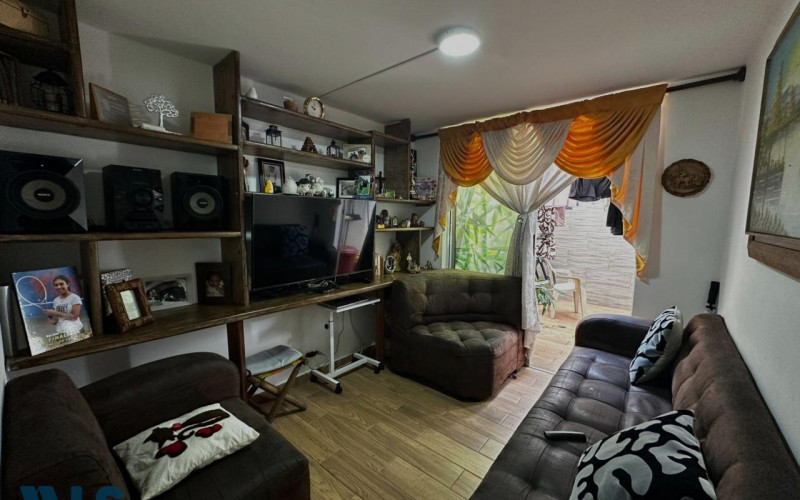 Casa en Envigado en Loma del Barro
