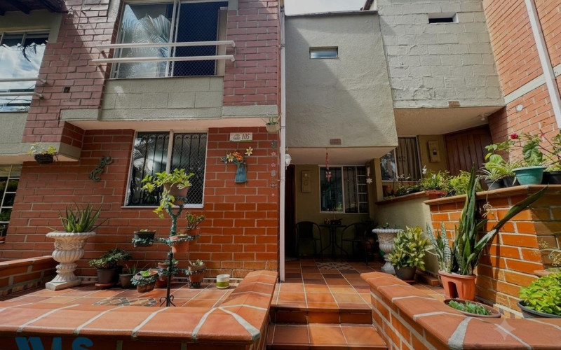 Casa en Envigado en Loma del Barro