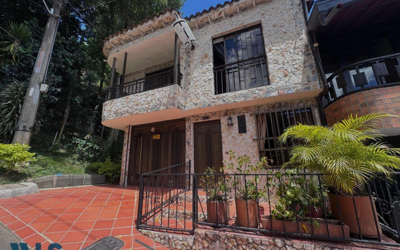 Casa en Envigado en Loma del Barro