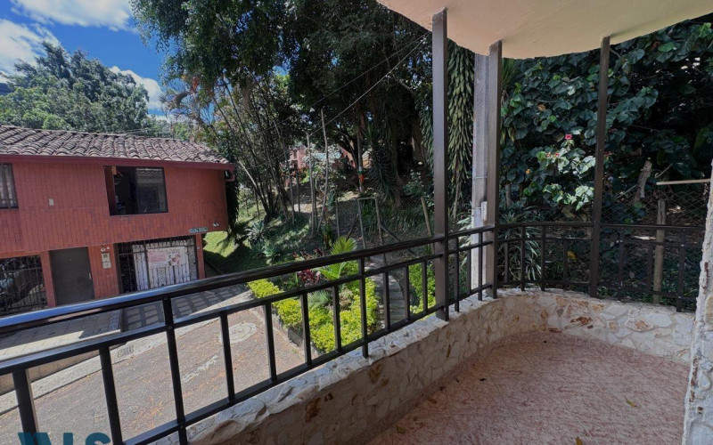 Casa en Envigado en Loma del Barro