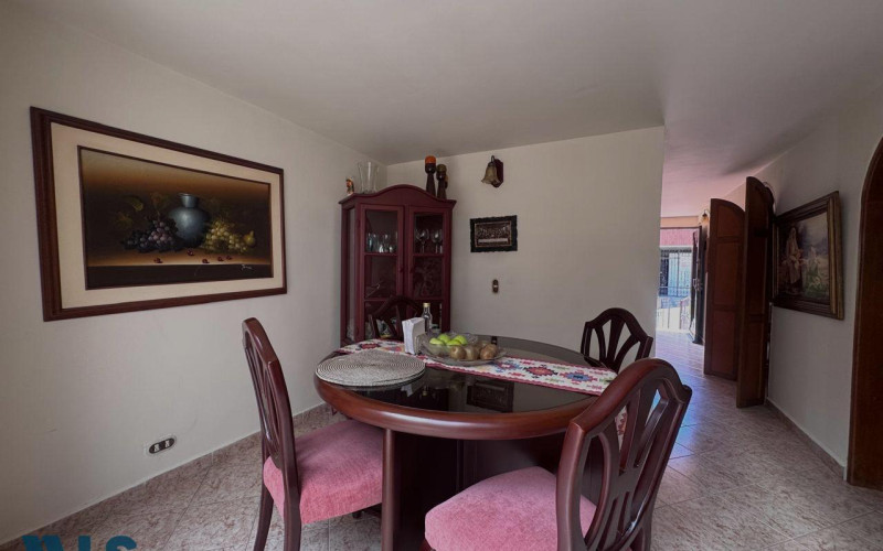 Casa en Envigado en Loma del Barro