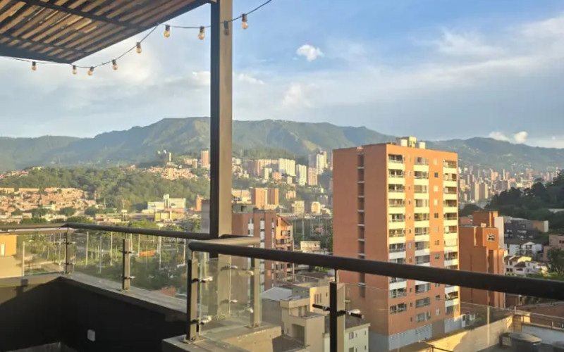 Luxury Duplex Penthouse for Sale in Laureles Conquistadores, Medellín | Private 360° Rooftop Terrace & Airbnb Approved