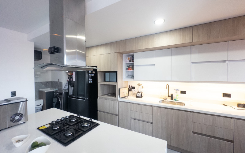 Luxury Duplex Penthouse for Sale in Laureles Conquistadores, Medellín | Private 360° Rooftop Terrace & Airbnb Approved