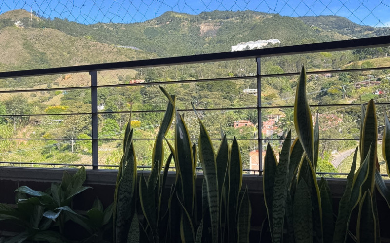 3-Bedroom Apartment for Sale in Copacabana (Porton del Norte) | Mountain View & Parking